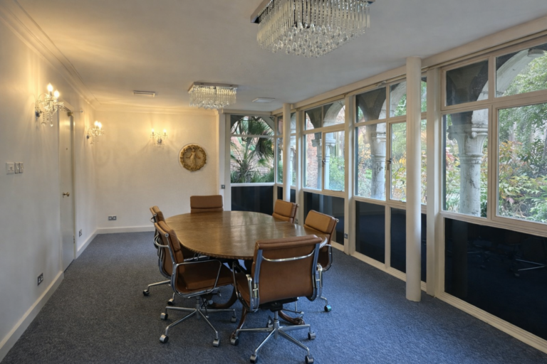 new rose room